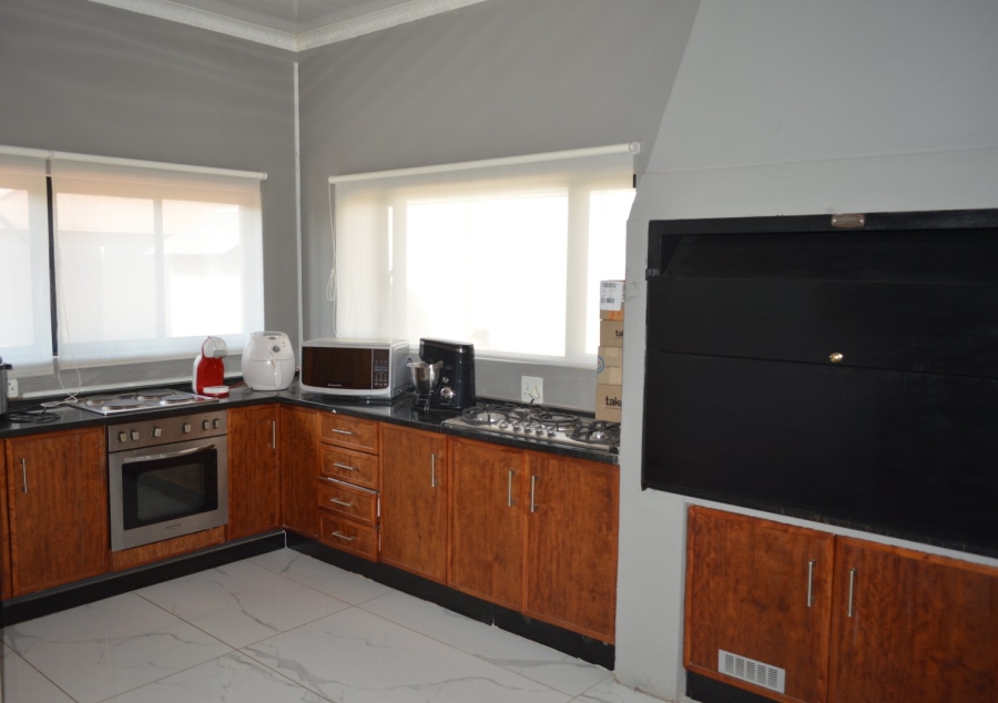 4 Bedroom Property for Sale in Wilkoppies North West